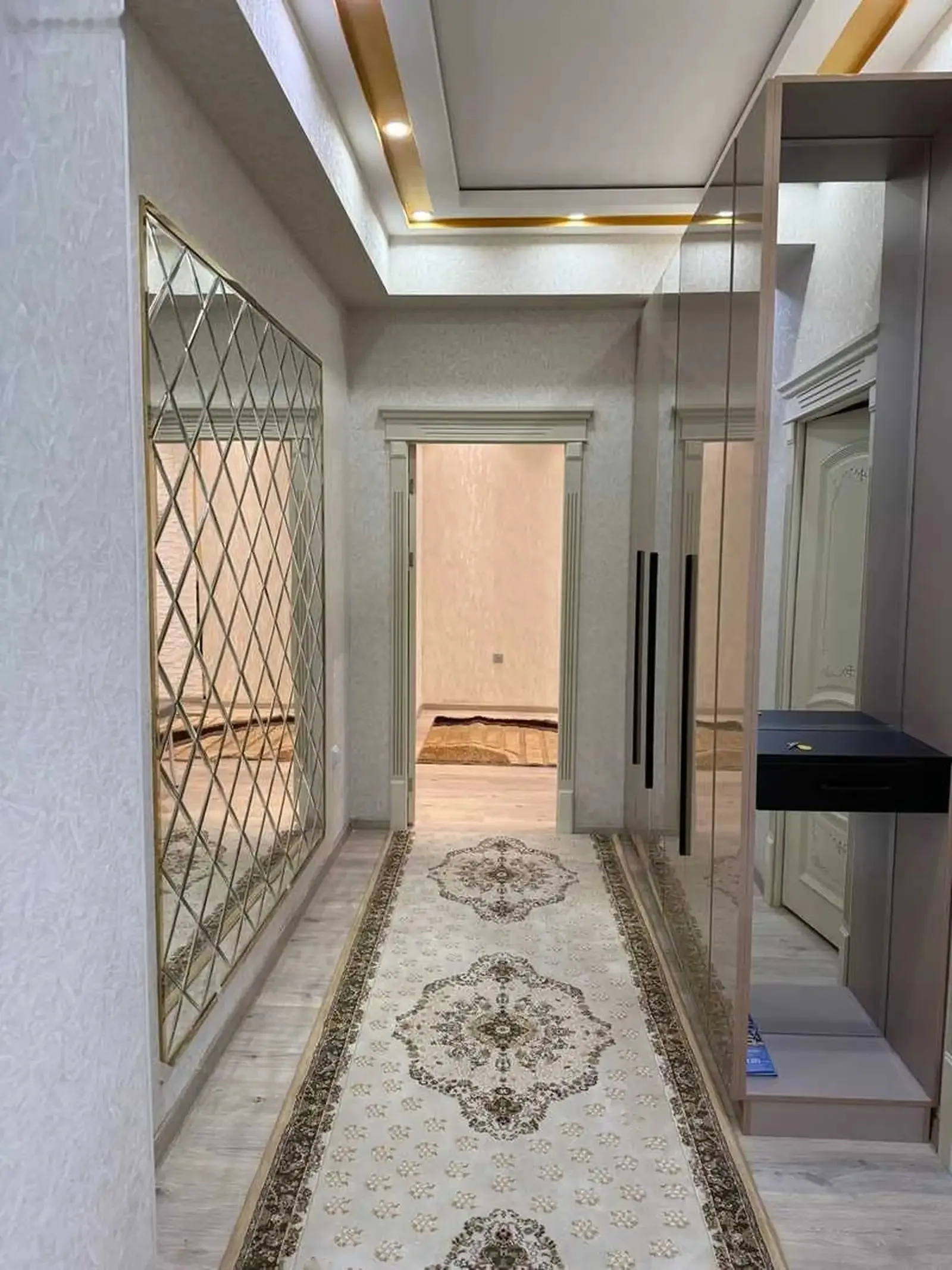 2-комн. квартира, 12 этаж, 80м², голубой экран