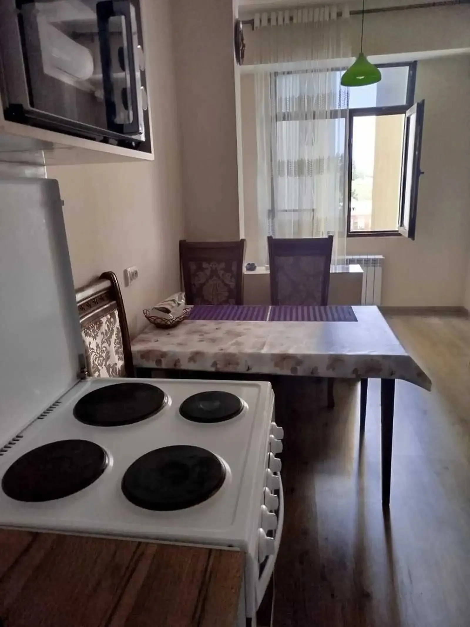 2-комн. квартира, 5 этаж, 100м², голубой экран