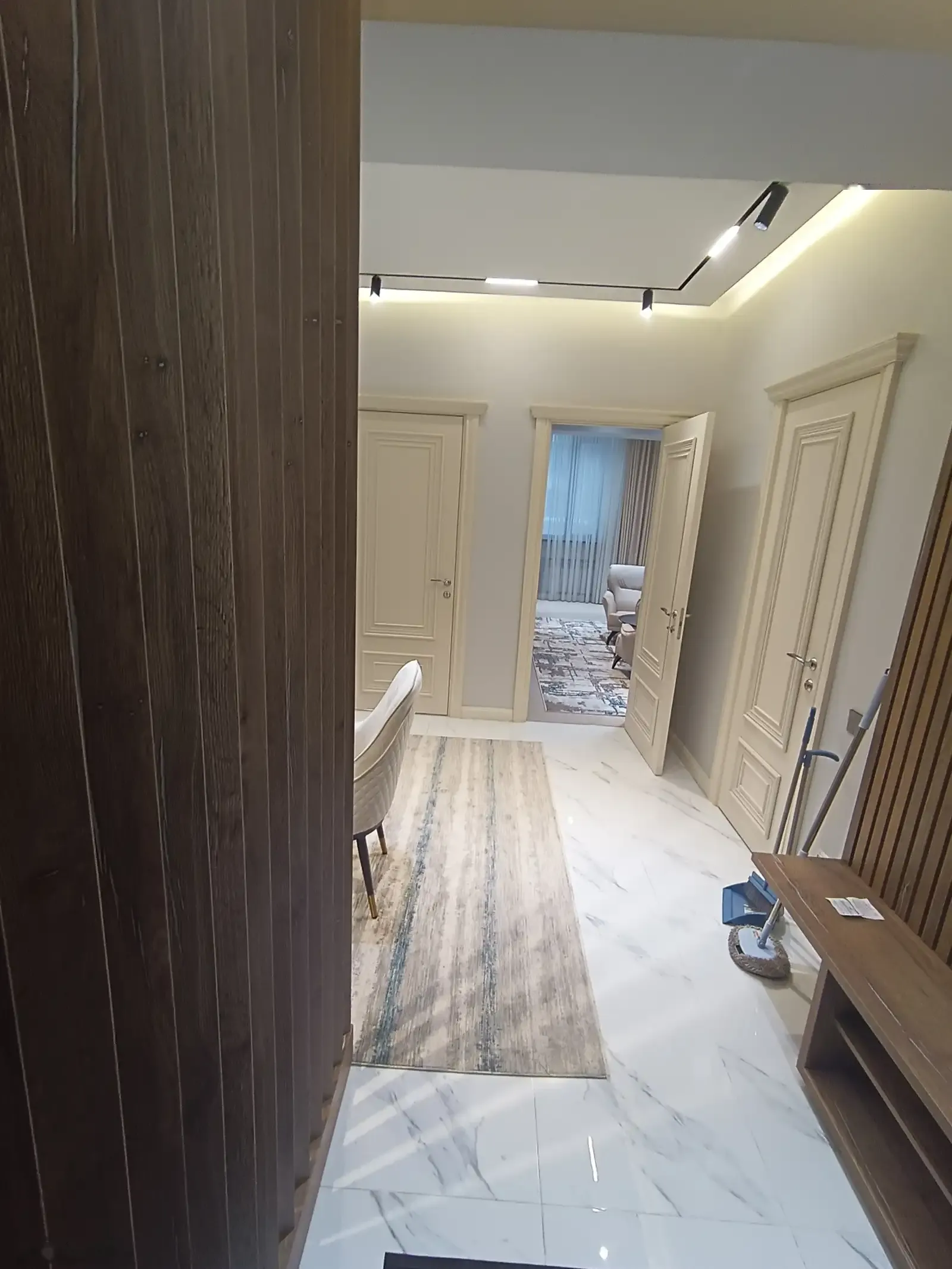 2-комн. квартира, 11 этаж, 76м², Шохмансур