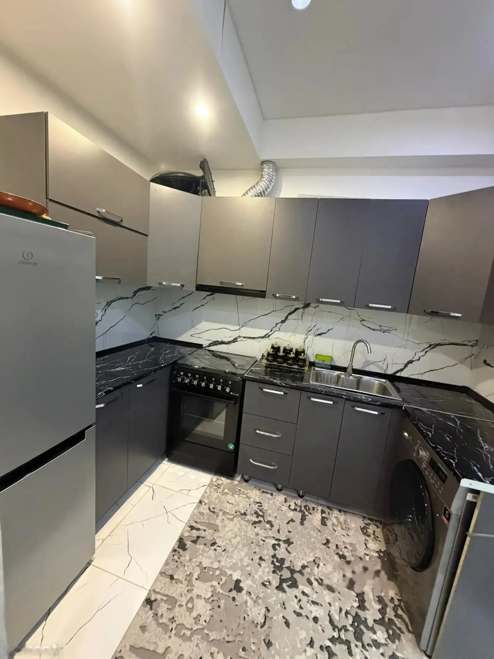 2-комн. квартира, 6 этаж, 65м², Скорый