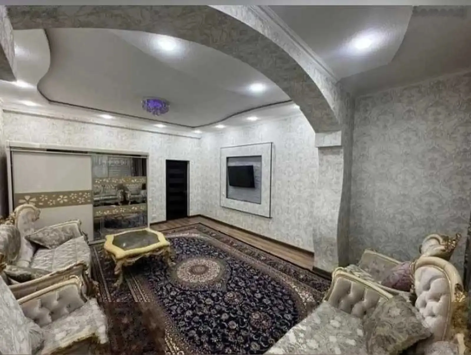 2-комн. квартира, 10 этаж, 60м², Голубой Экран