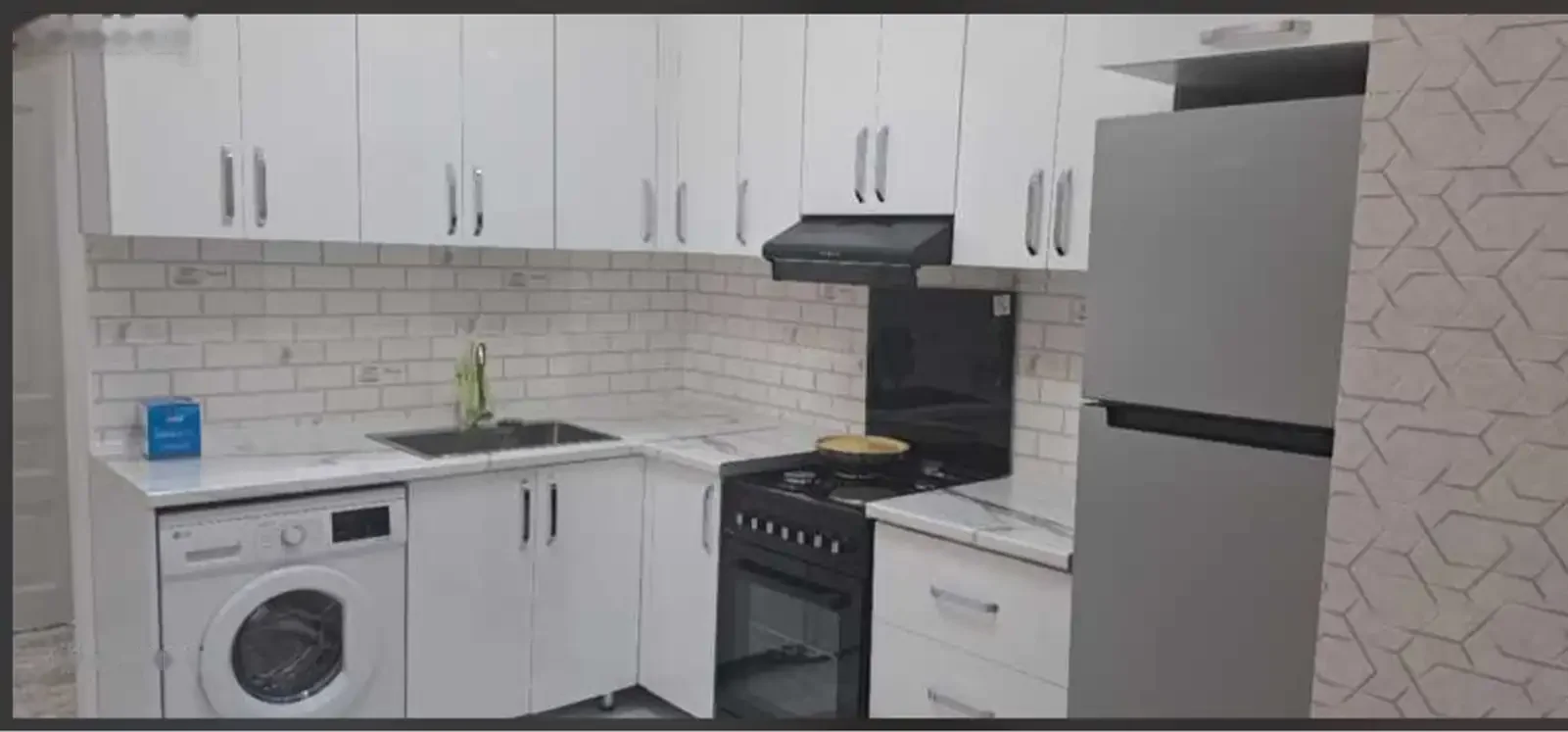 2-комн. квартира, 12 этаж, 76м², Голубой экран