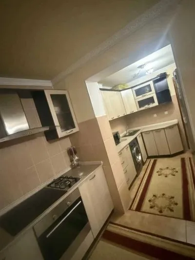 3-комн. квартира, 2 этаж, 70м², 103мкр