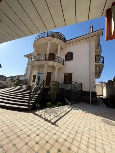 4-этажный, 16 комнатный дом, 710 м², Колхози Россия