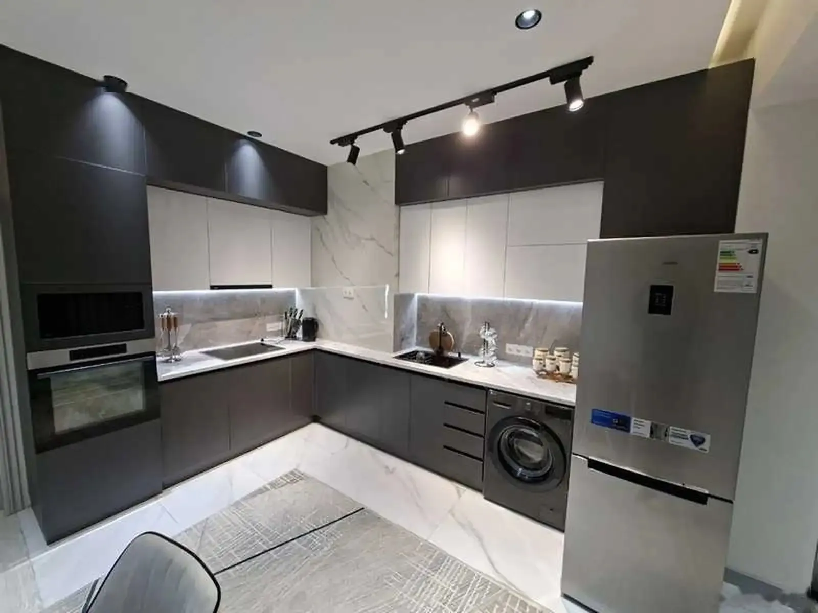 2-комн. квартира, 12 этаж, 78м², Повороти Аэропорт