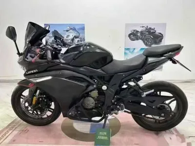 Мотоцикл Kawasaki 300 cc