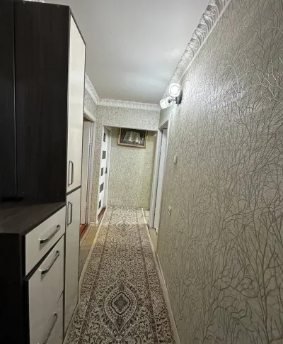 4-комн. квартира, 5 этаж, 75 м², Сино 102мкр