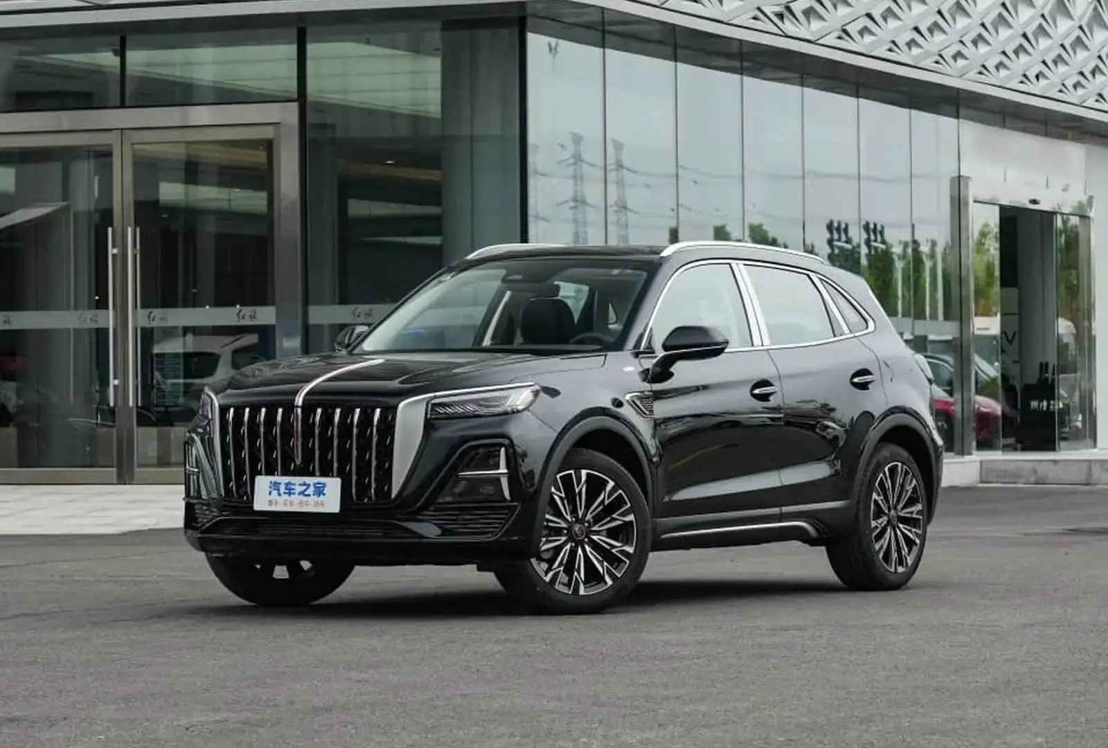 Hongqi HS5,