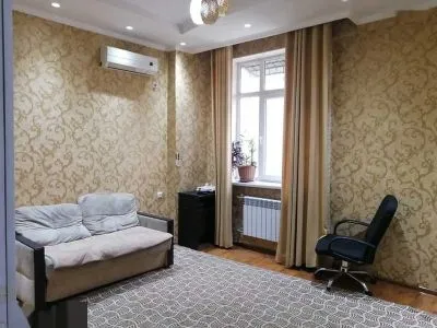 3-комн. квартира, 1 этаж, 110м², шохмансур Аэрапорт