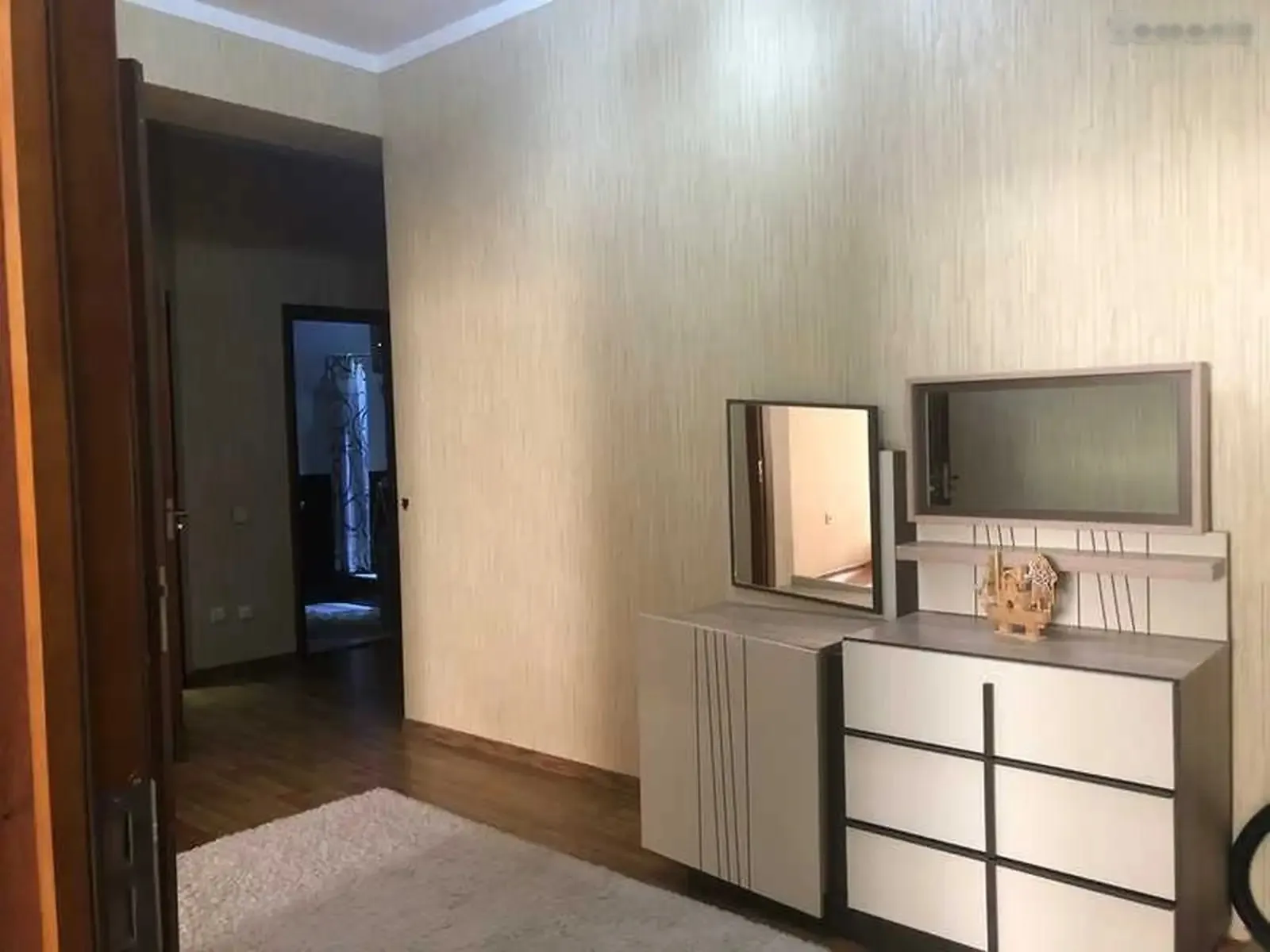 2-комн. квартира, 12 этаж, 70м², ориентир парламент
