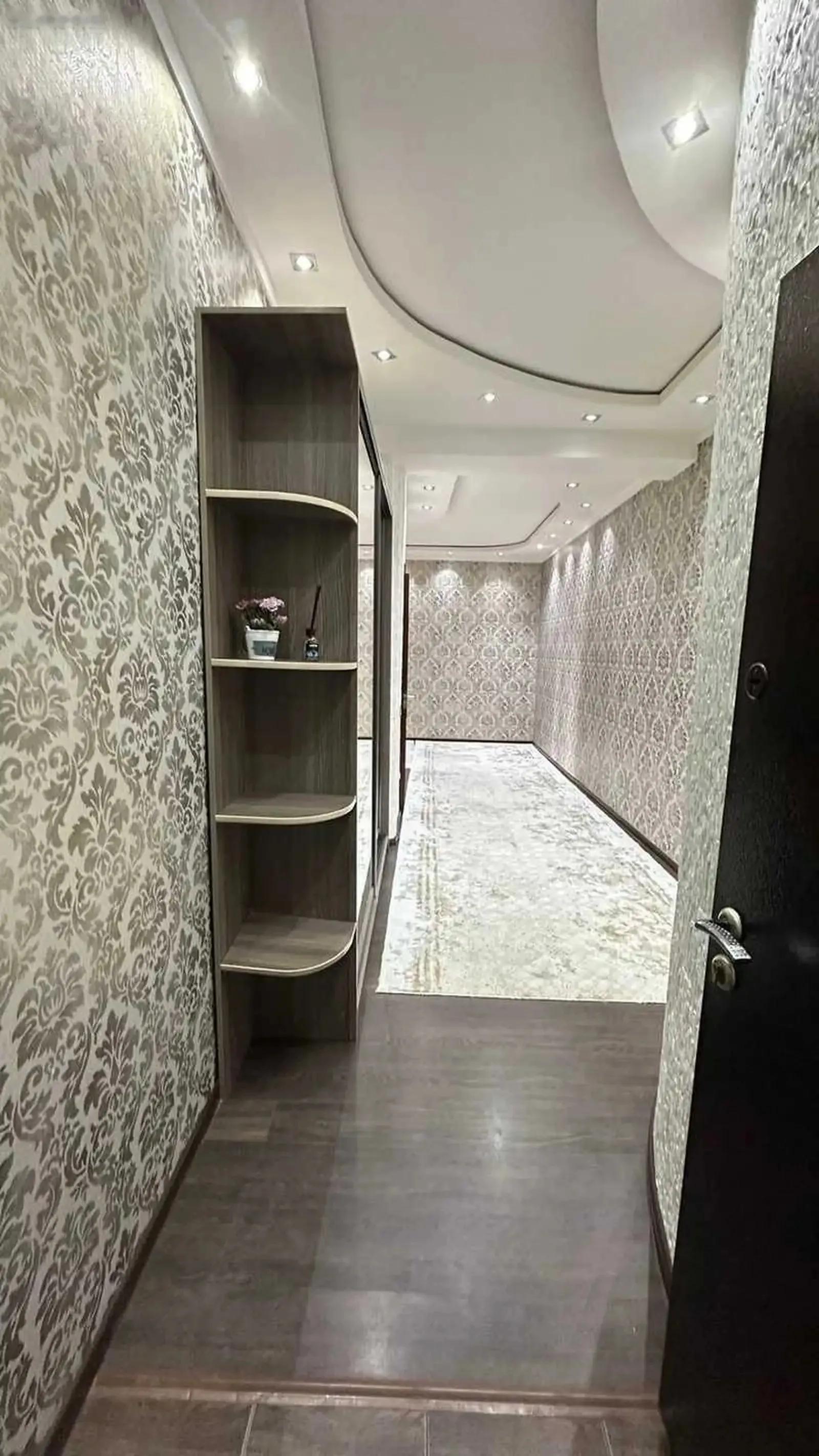 2-комн. квартира, 2 этаж, 102м², Боги ботаники