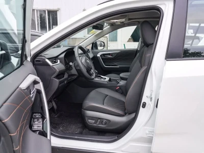 Toyota RAV 4, 2025 — миниатюра 5