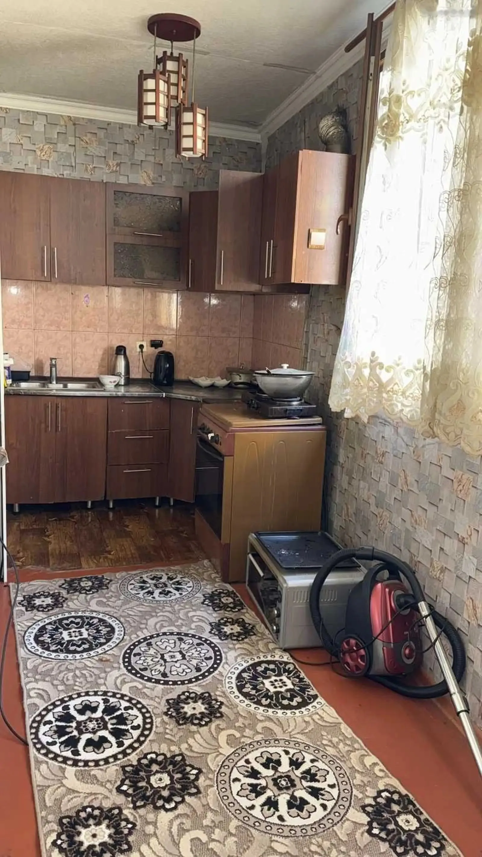 2-комн. квартира, 3 этаж, 80м², 46мкр бетонка
