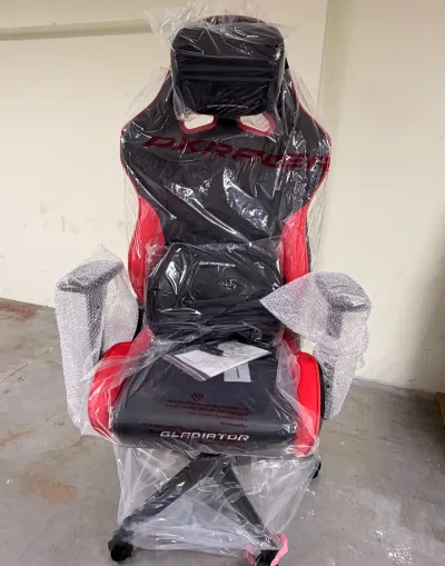 Игровое кресло DXRacer Gladiator G Series Black-Red