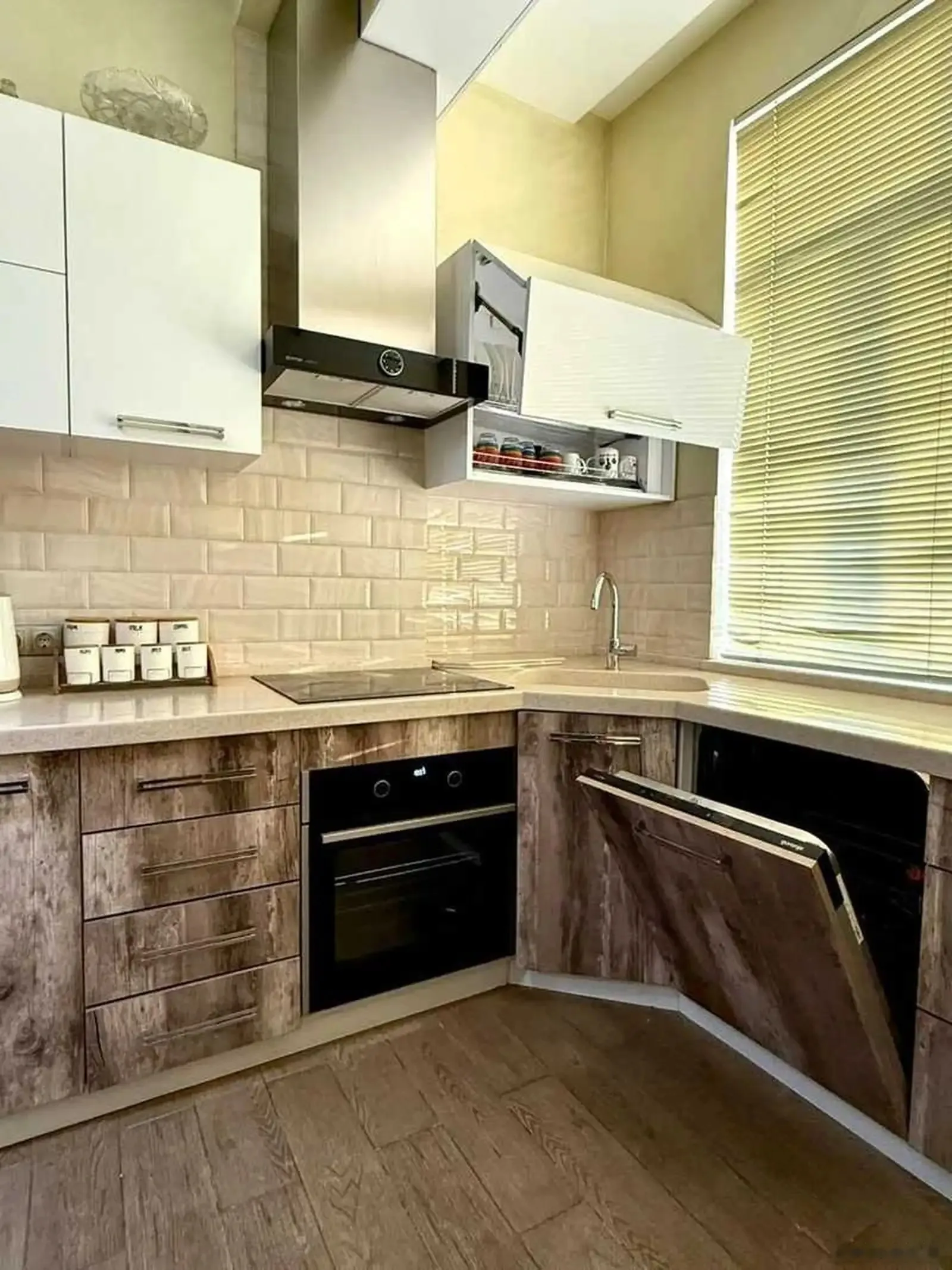 4-комн. квартира, 5 этаж, 120м², Водонасос