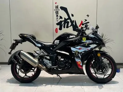 Мотоцикл Kawasaki 400 cc