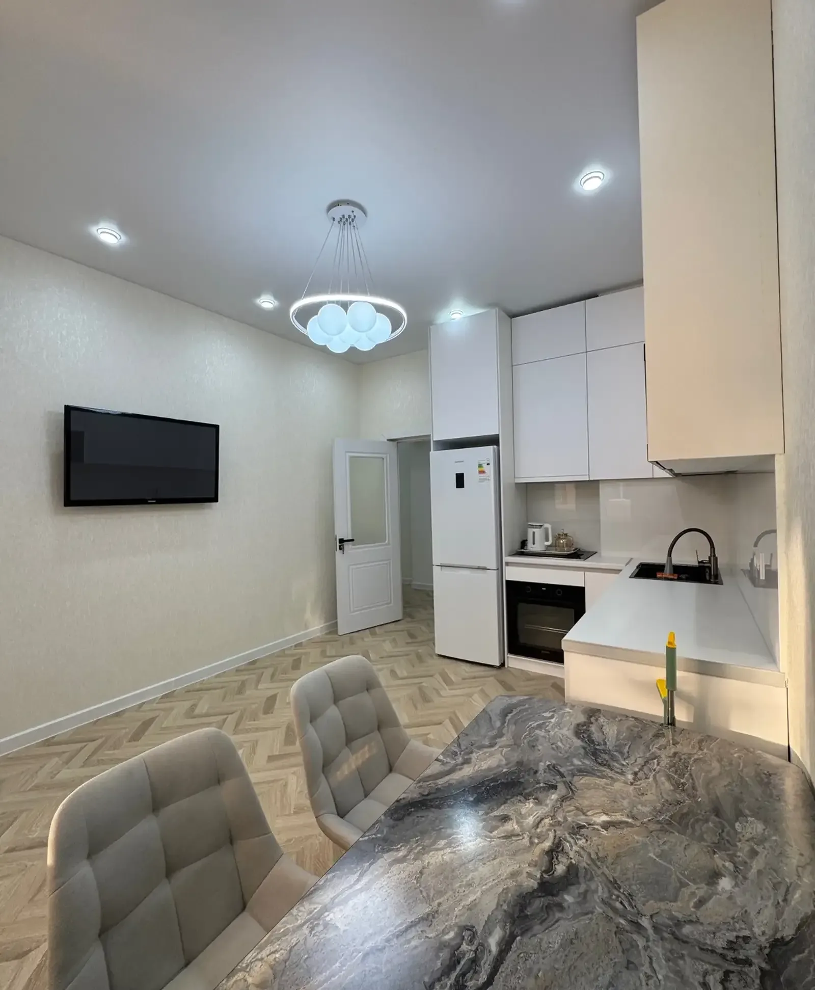 2-комн. квартира, 11 этаж, 70м², Опера Балет/