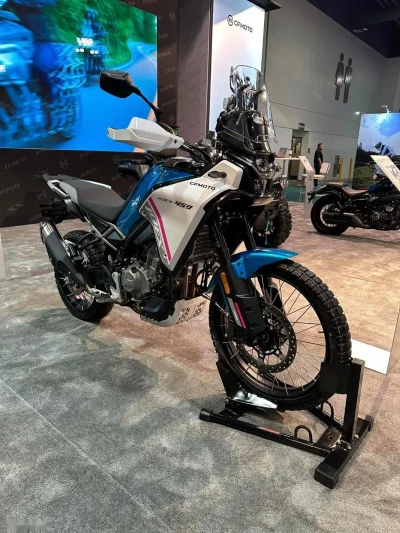 Мотоцикл CF Moto 450mt