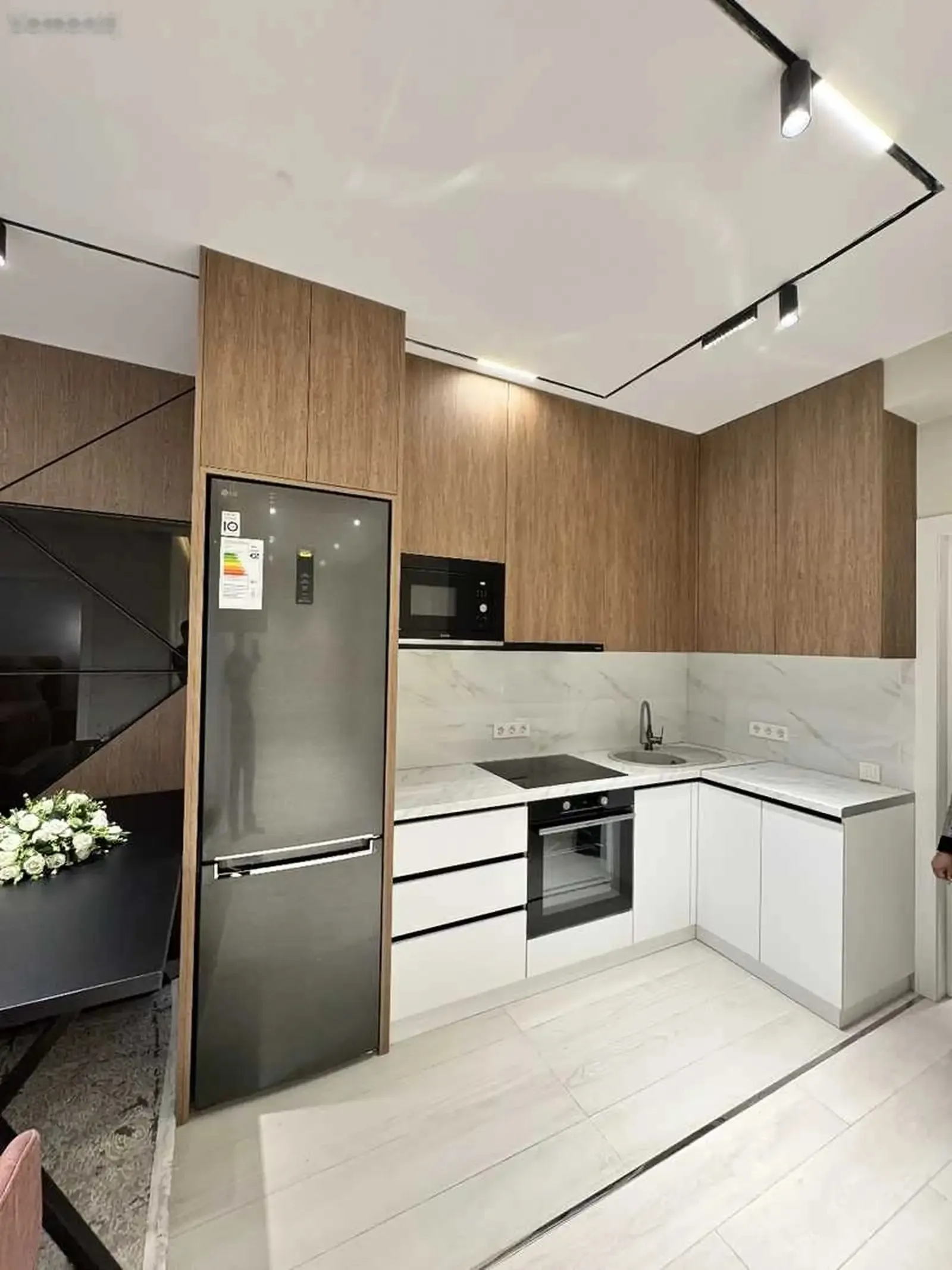 2-комн. квартира, 10 этаж, 65м², Роддоми
