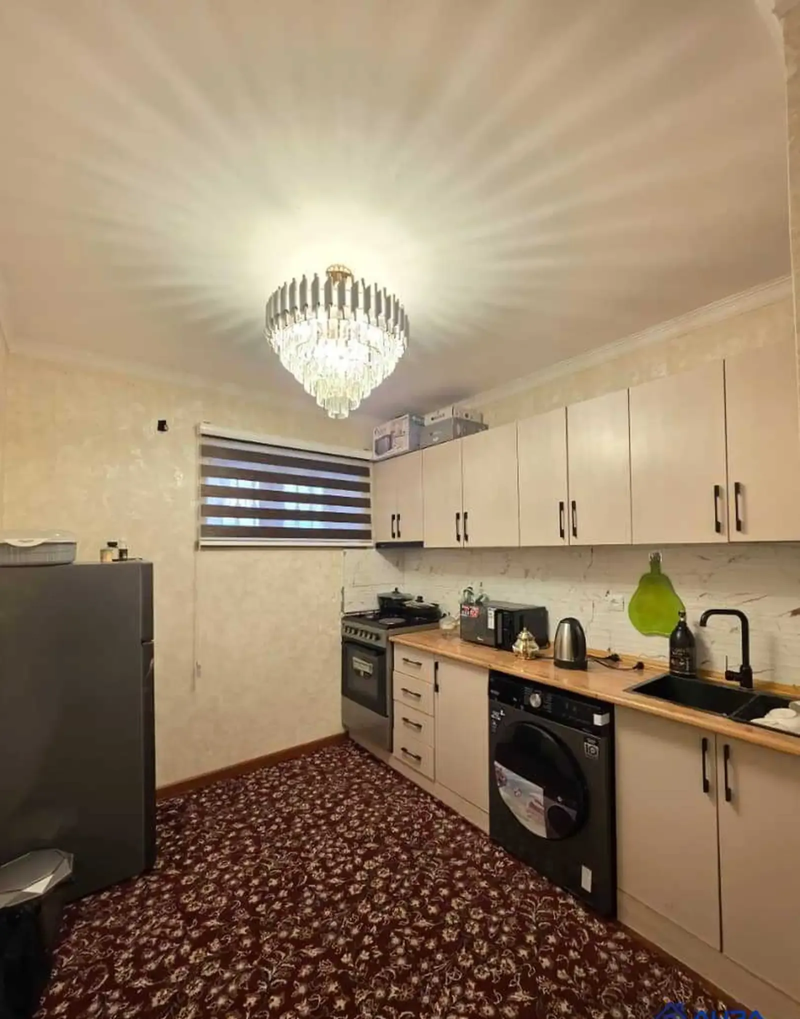 2-комн. квартира, Цокольный этаж, 60 м², Сино