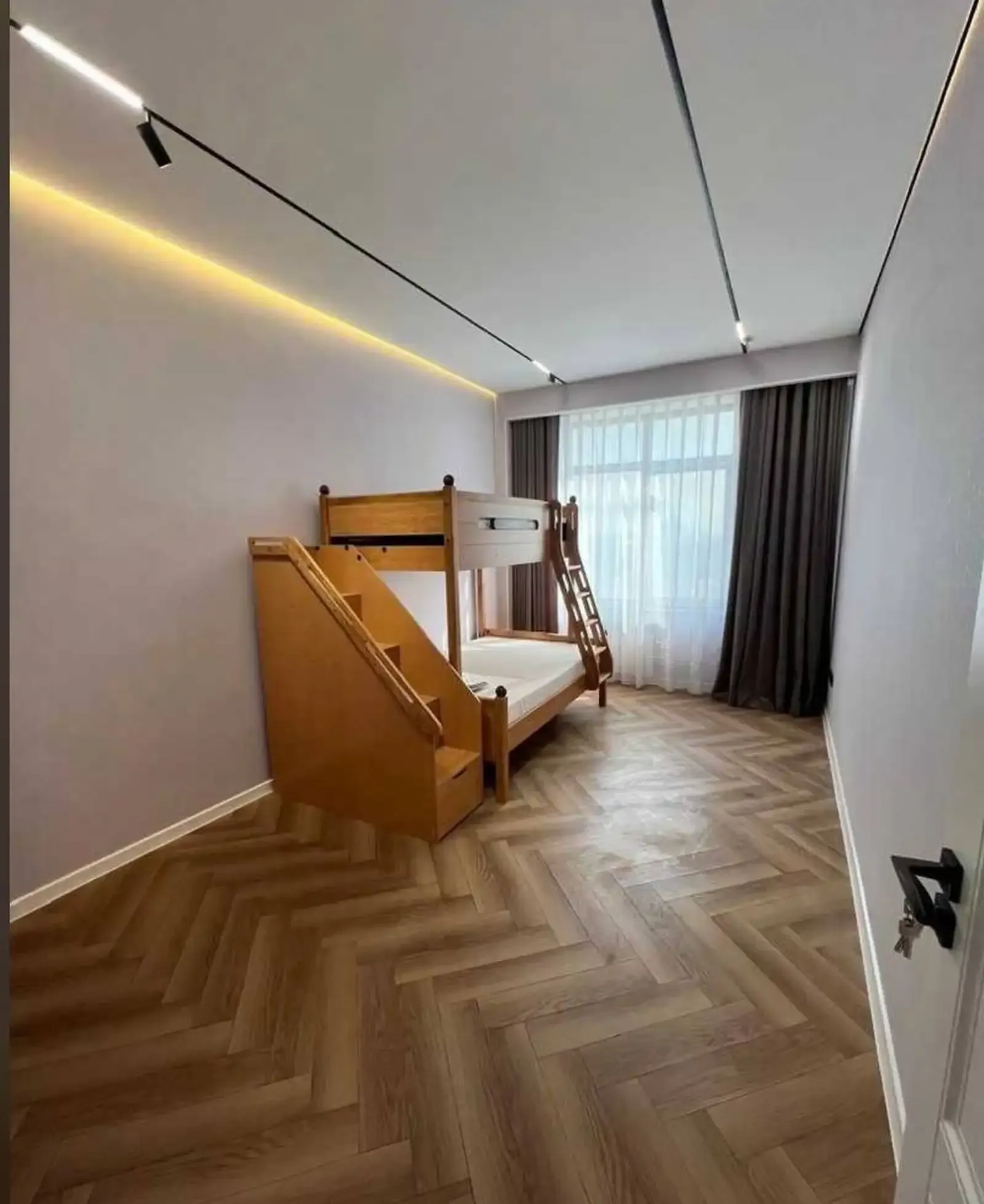 3-комн. квартира, 9 этаж, 95 м², И.Сомони, Водонасос ул. Карамова