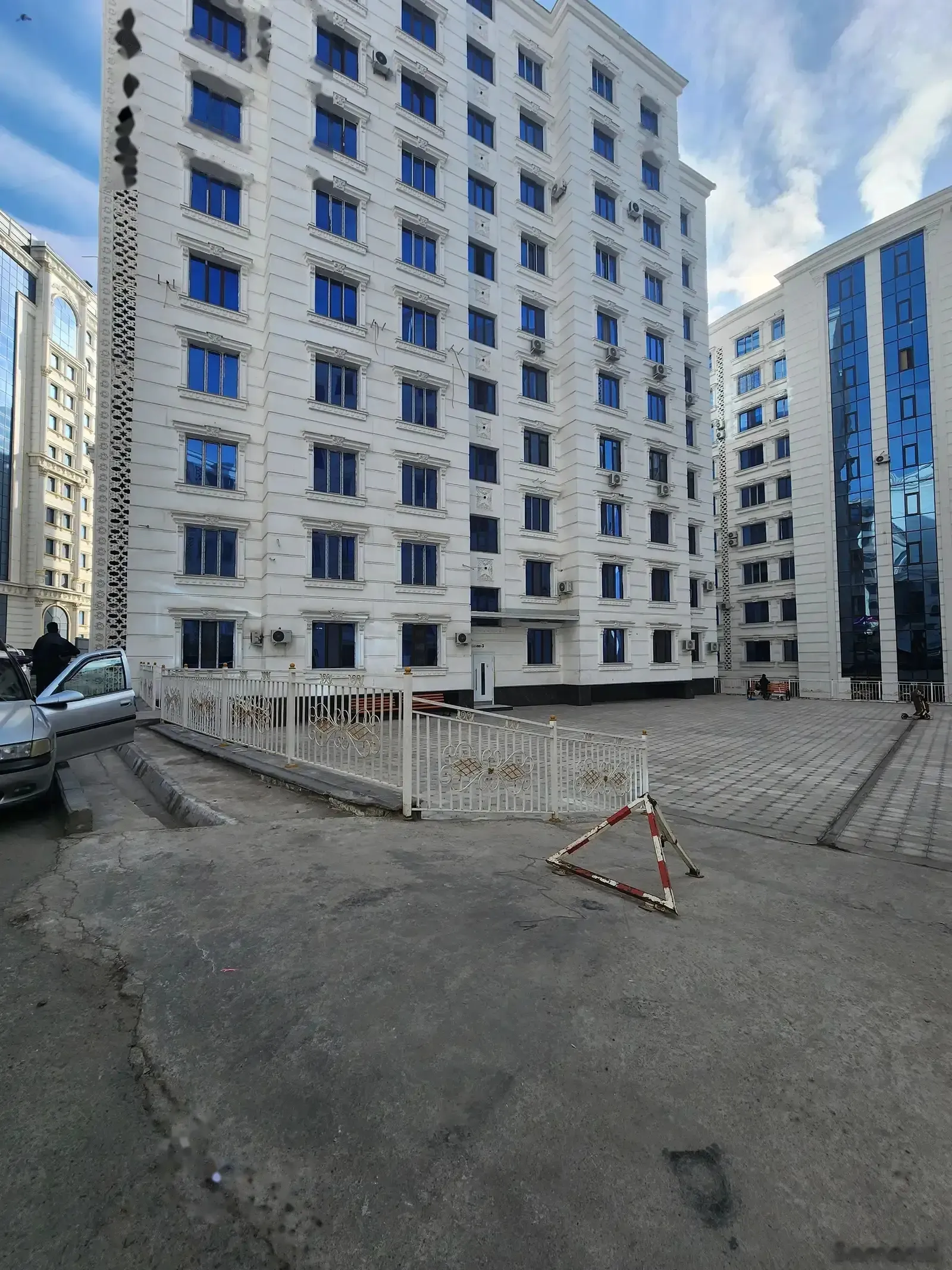 3-комн. квартира, 9 этаж, 130м², И.Сомони