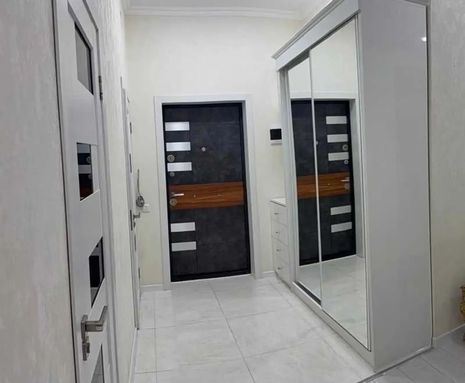 3-комн. квартира, 10 этаж, 90м², И.Сомони ОВИР дом Султанбей