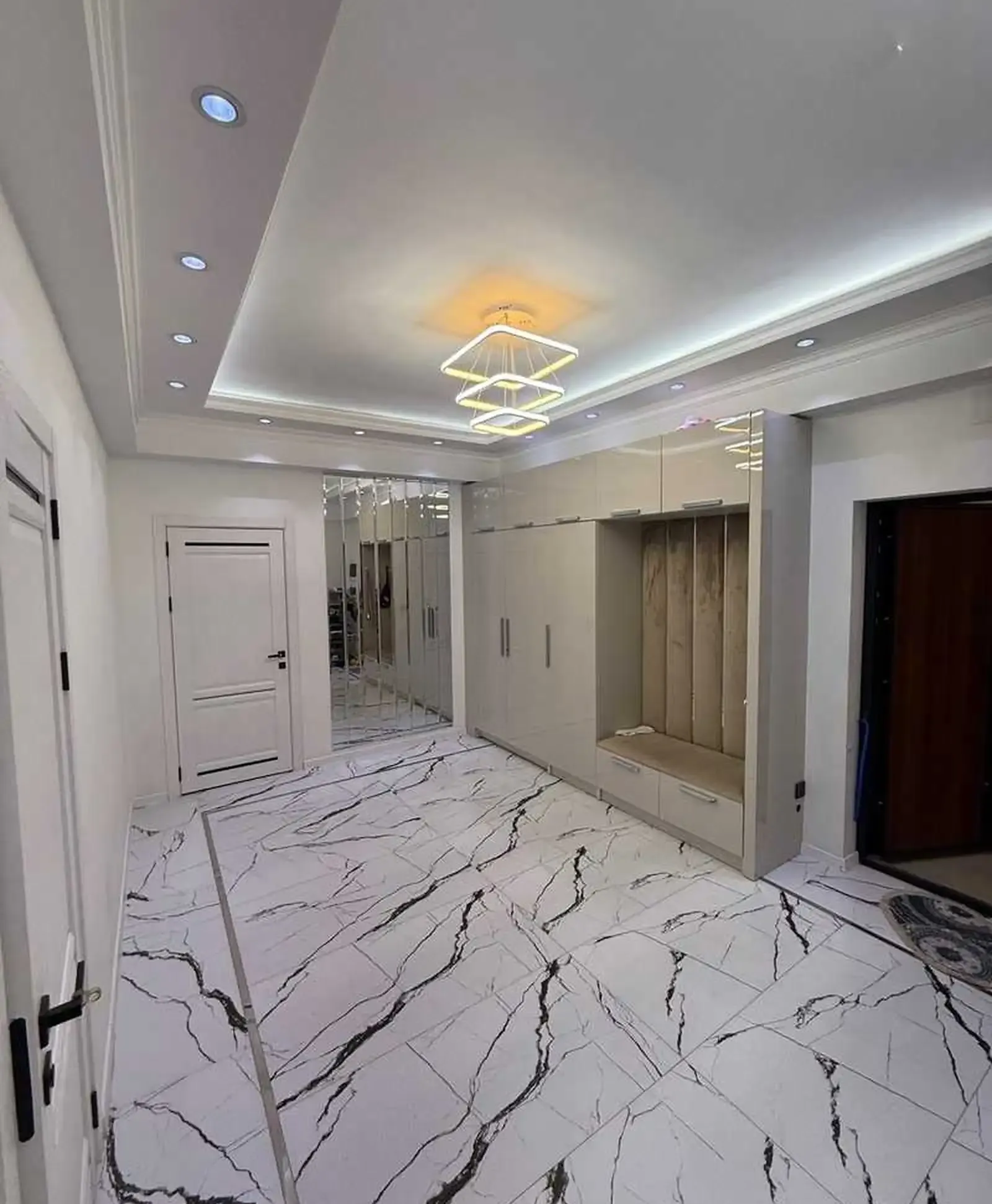 2-комн. квартира, 10 этаж, 97м², ОВИР