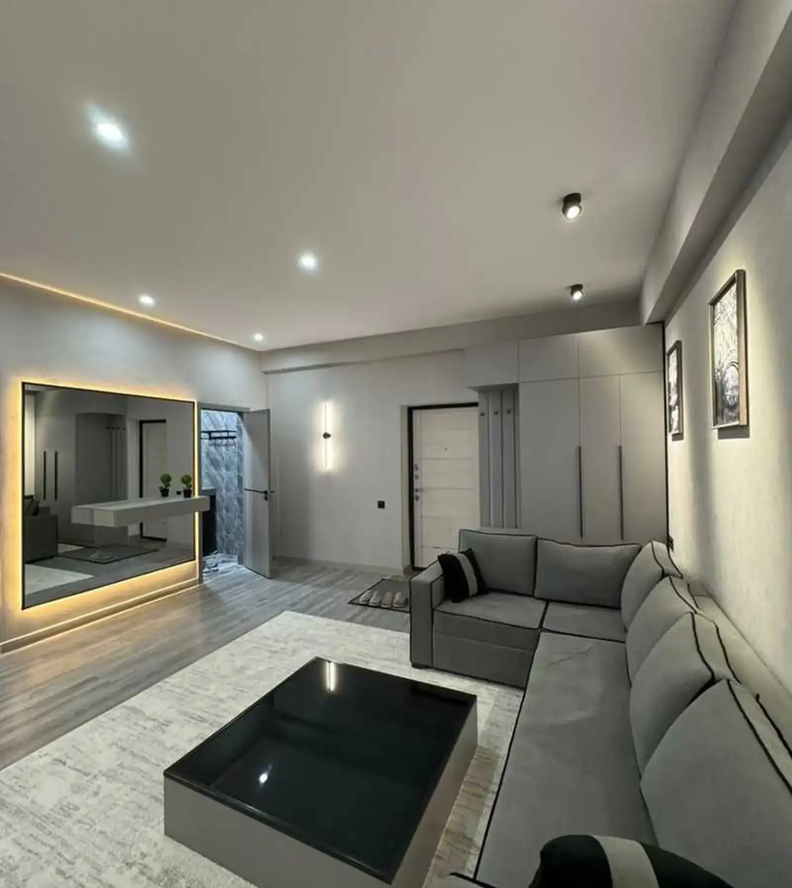 2-комн. квартира, 18 этаж, 80м², голубой экран