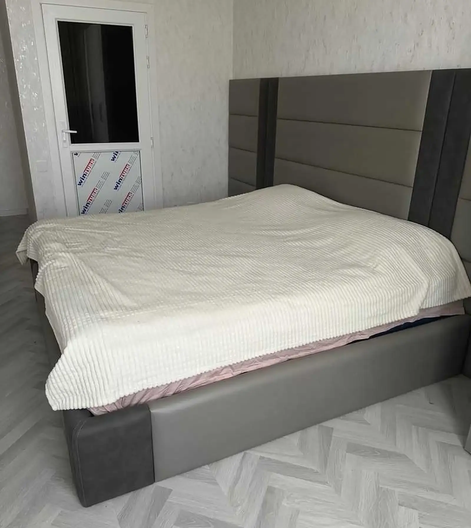 3-комн. квартира, 13 этаж, 150м², Исмоили Сомонӣ /Спартак доми Ёвар/