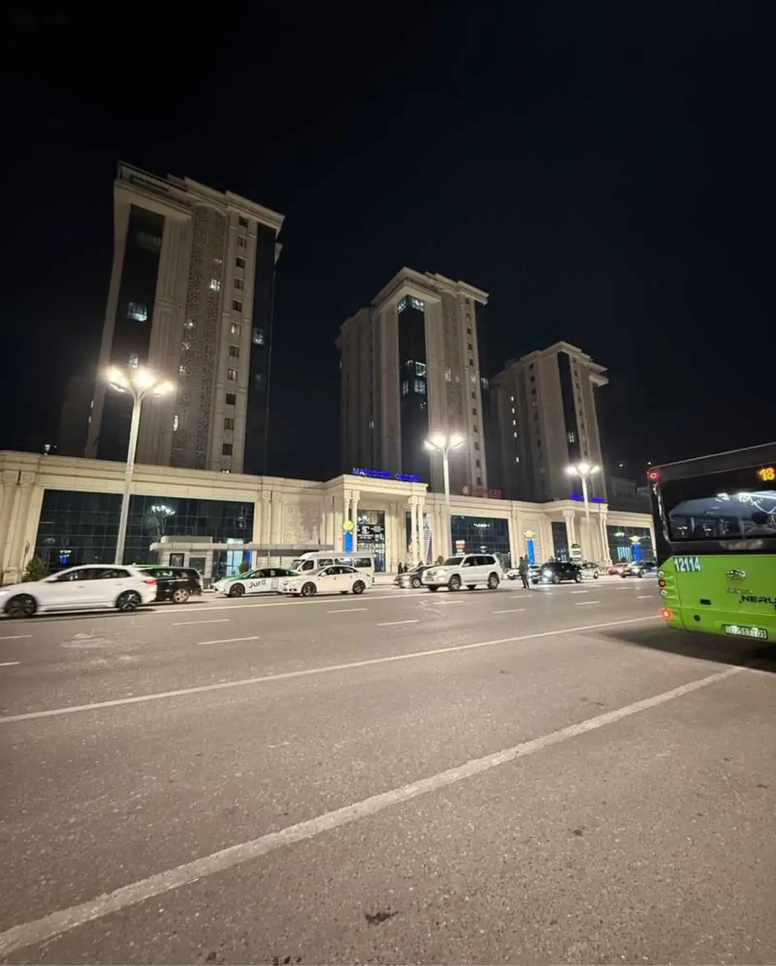 3-комн. квартира, 10 этаж, 110м², Дом Баракат