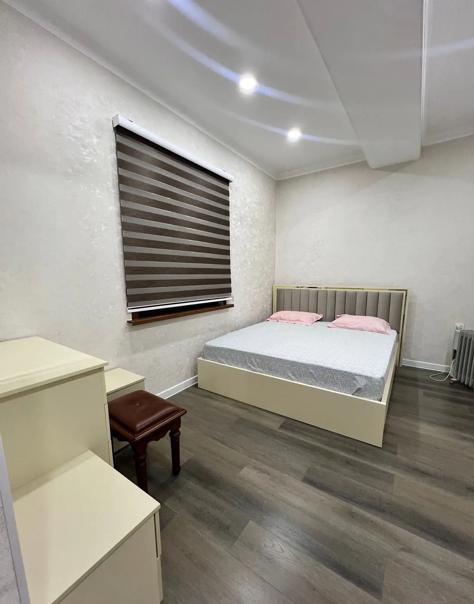 2-комн. квартира, 4 этаж, 140м², 1 роддом