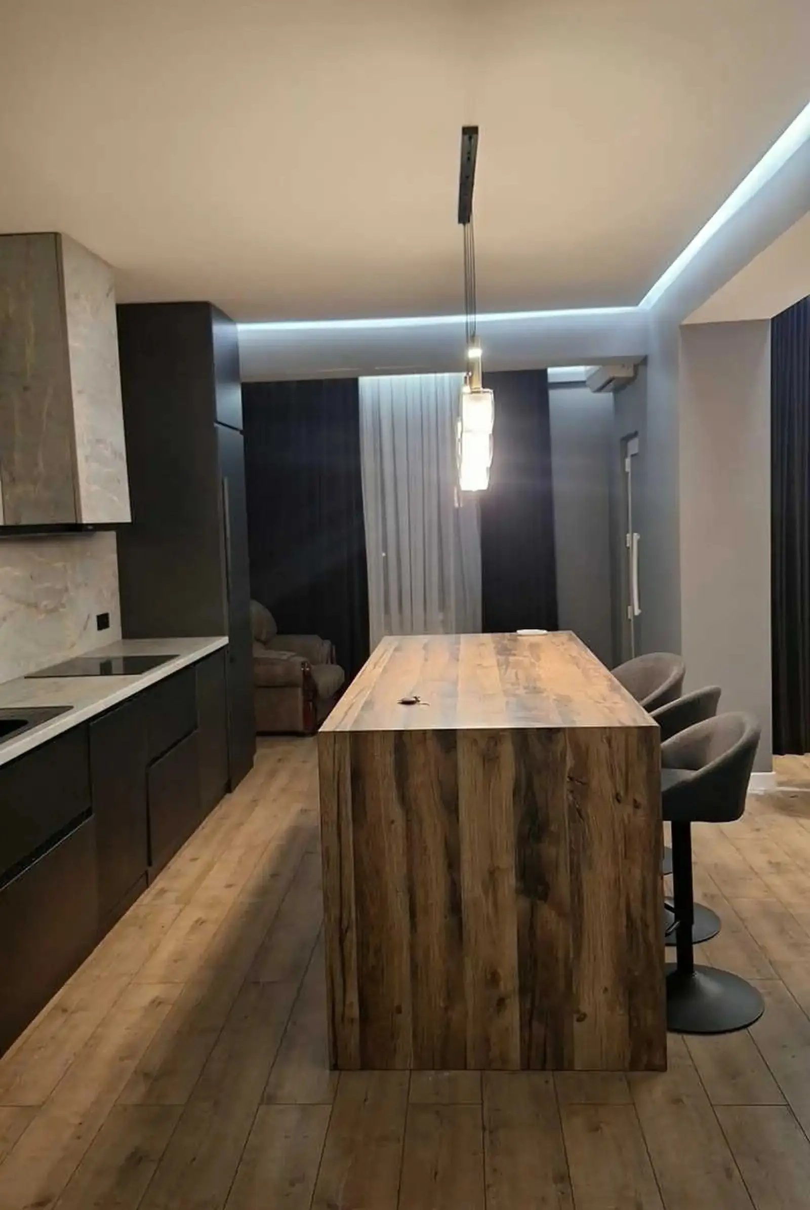 3-комн. квартира, 3 этаж, 110м², Оперка