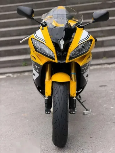 Мотоцикл YAMAHA R