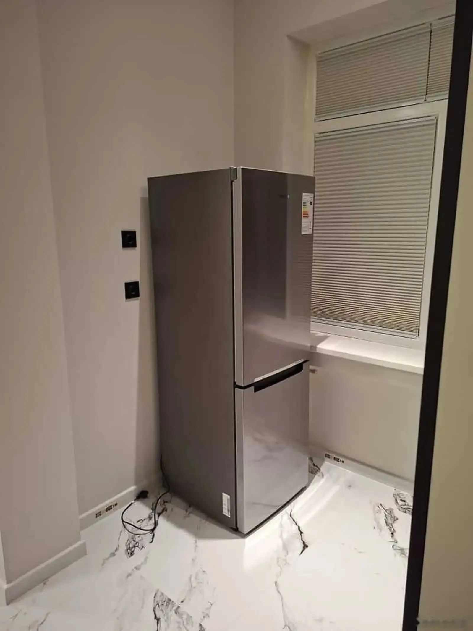 3-комн. квартира, 16 этаж, 89м², пайкари голубой экран