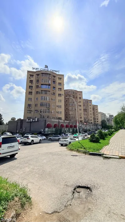 3-комн. квартира, 3 этаж, 97м², Посольство РФ, ориентир — магазин Baby Shop