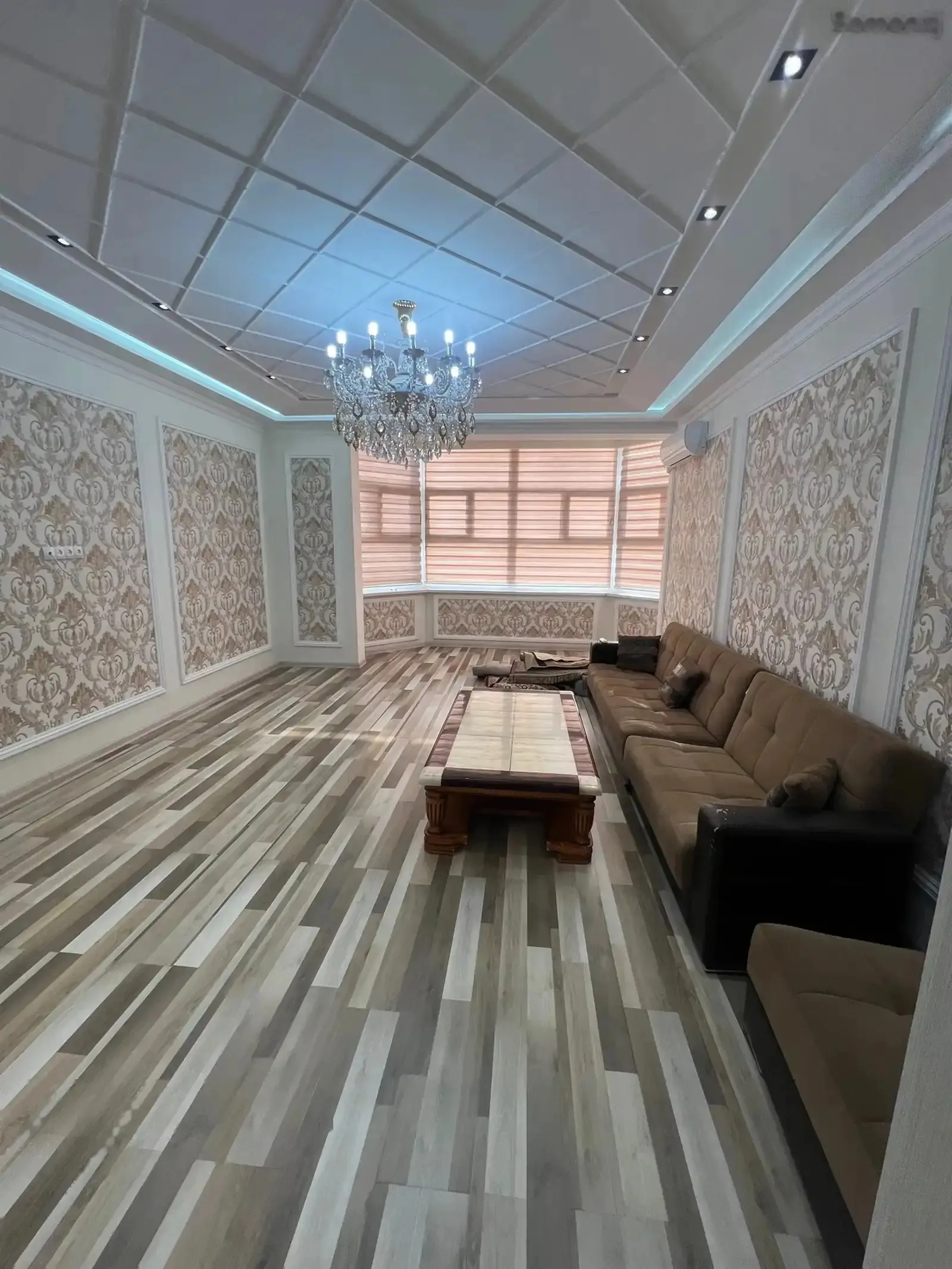 2-комн. квартира, 4 этаж, 97м², Шестопалов 2/3, ориентир Казинои Саидшох, доми Д/З Би 1 маркет