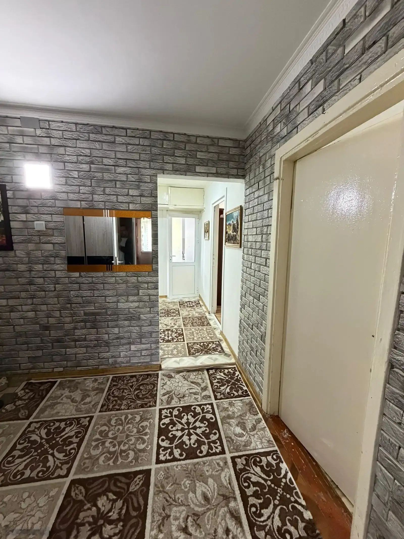 3-комн. квартира, 2 этаж, 70 м², 3 мкр