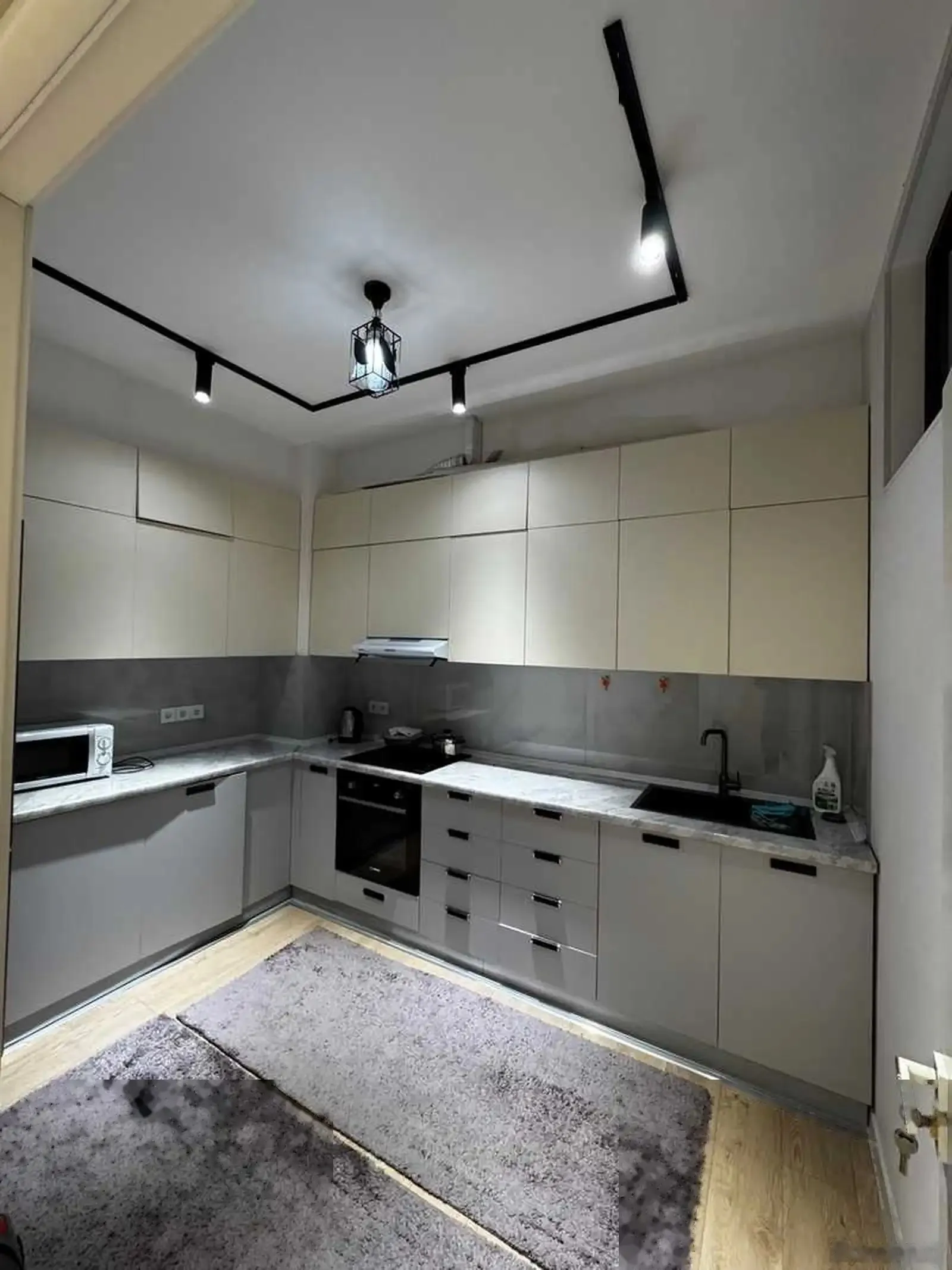 2-комн. квартира, 14 этаж, 64м², Шохмансур