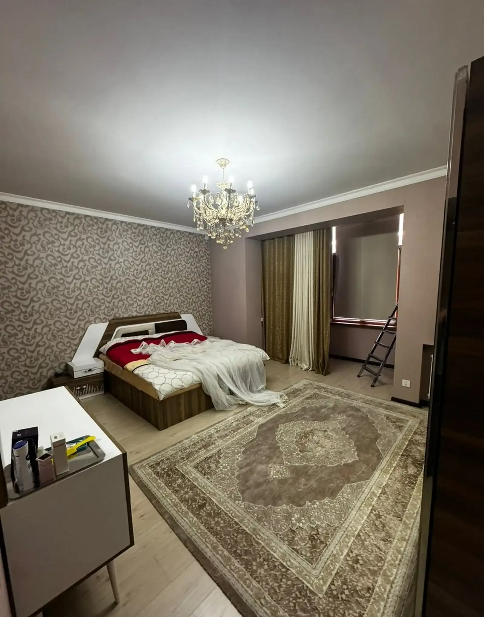 3-комн. квартира, 3 этаж, 102м², Рестарании Шаҳри сабз
