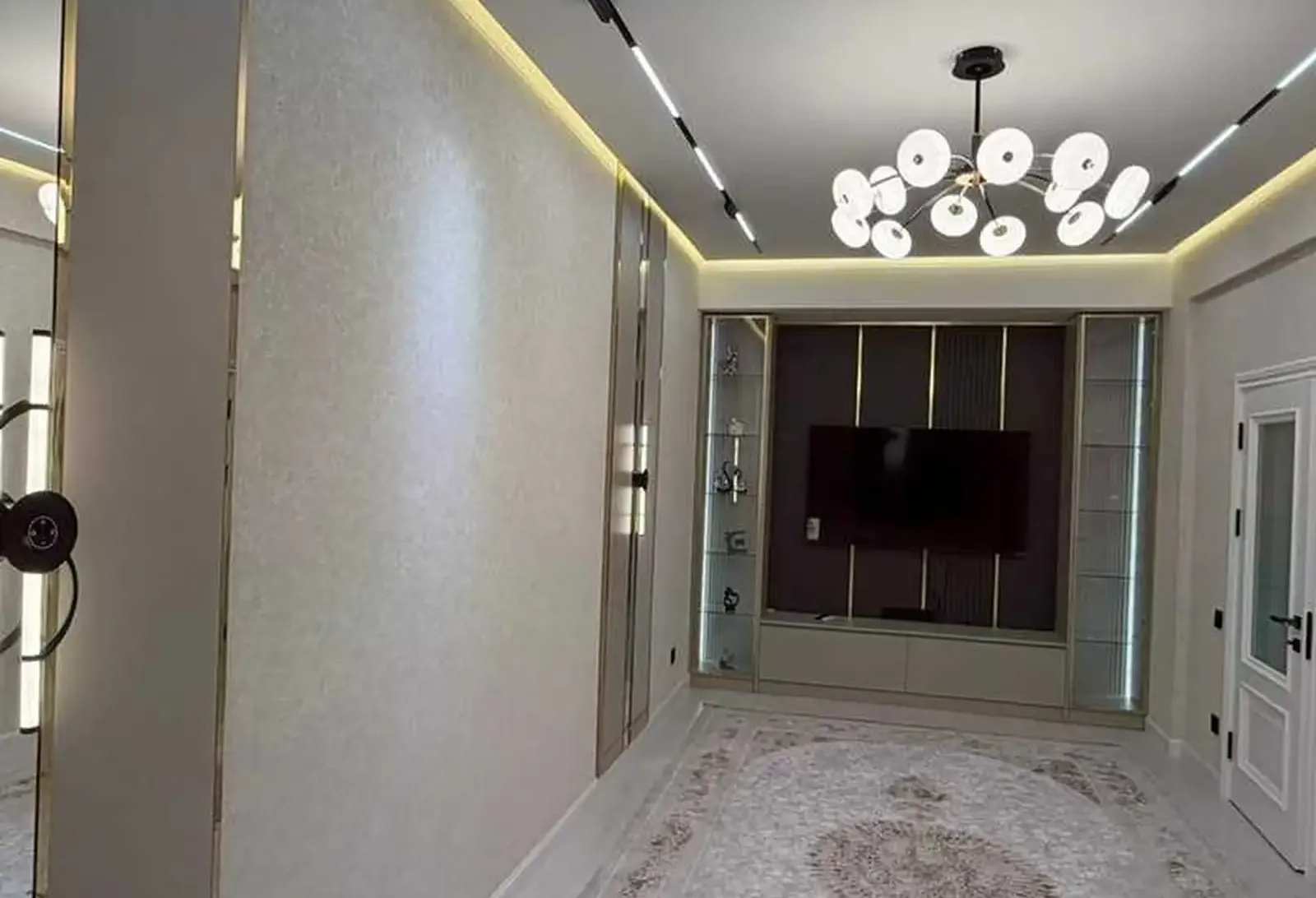2-комн. квартира, 10 этаж, 76м², Ваданасос