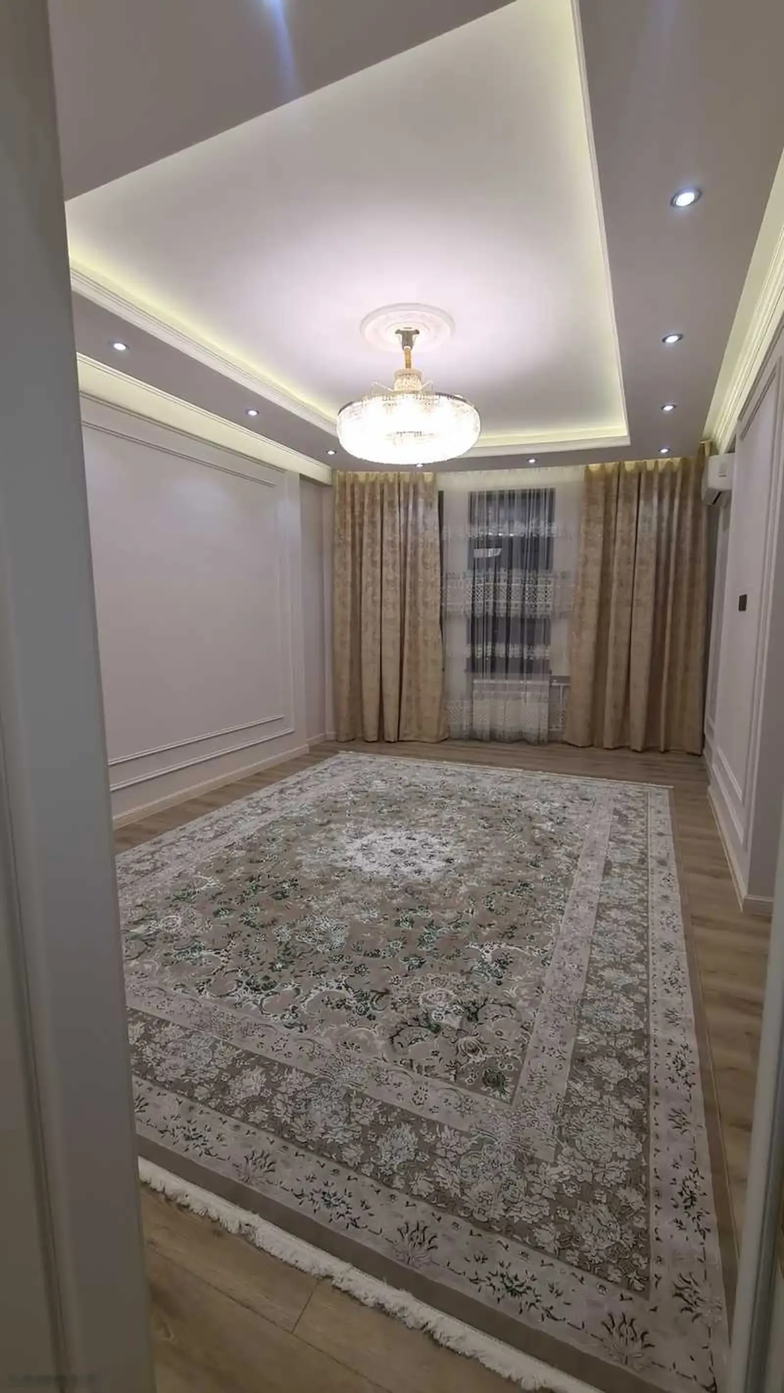 3-комн. квартира, 4 этаж, 77м², И Сомонӣ, Меҳргон