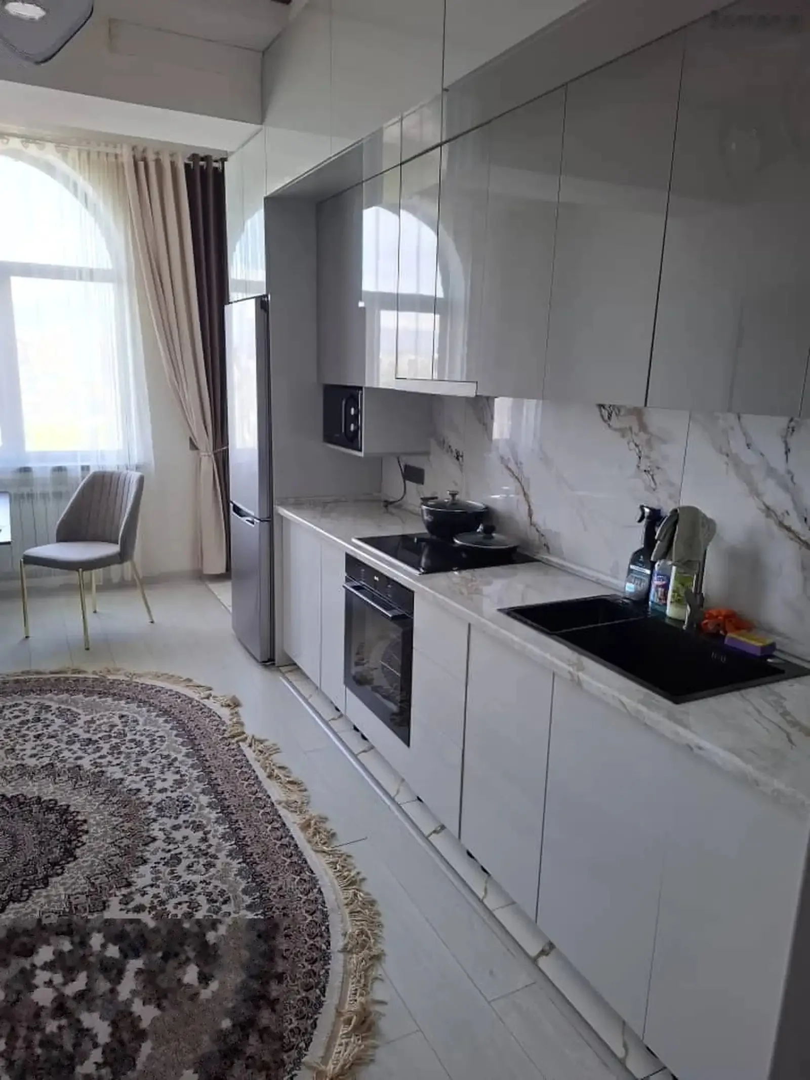 2-комн. квартира, 12 этаж, 70м², Светофор Аэропорт