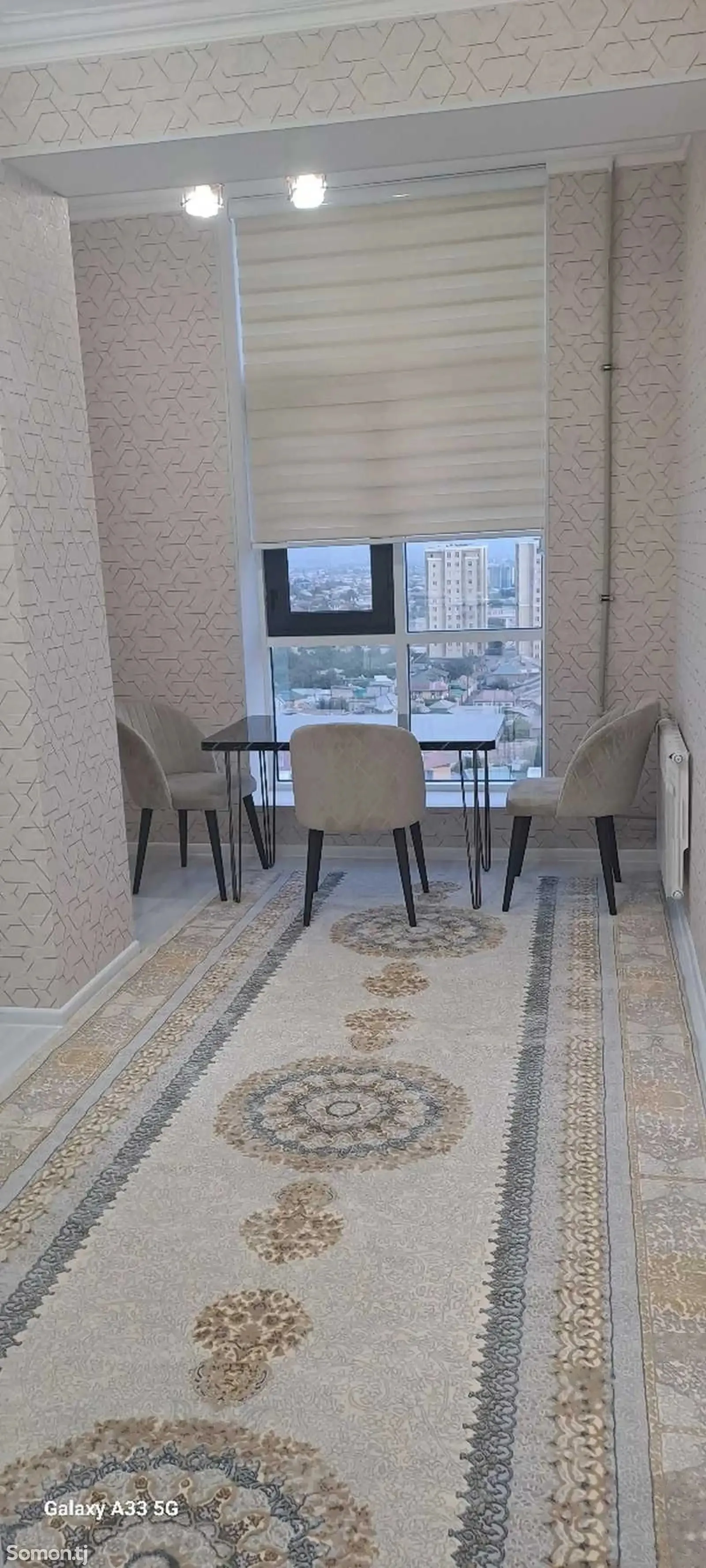 2-комн. квартира, 13 этаж, 75м², голубой экран