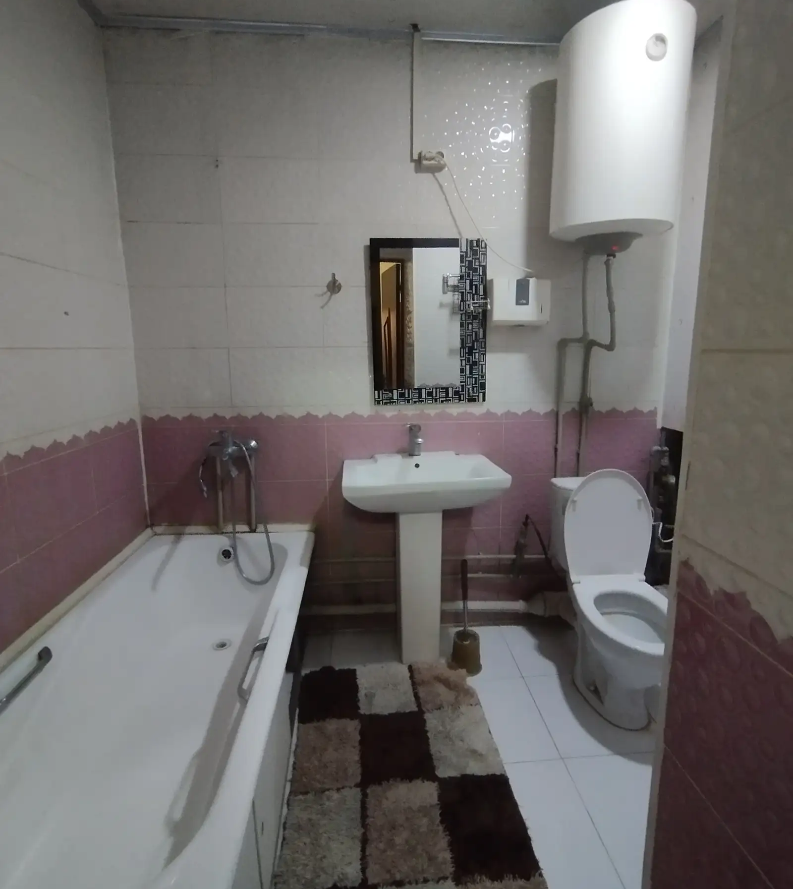 4-комн. квартира, 7 этаж, 140м², Зарнисор, назди Посольство Узбекистан, пеши доми Анор