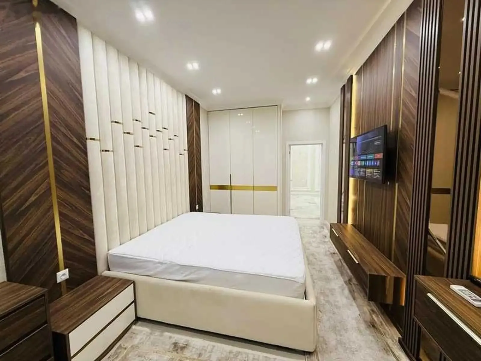 3-комн. квартира, 12 этаж, 115м², 112мкр