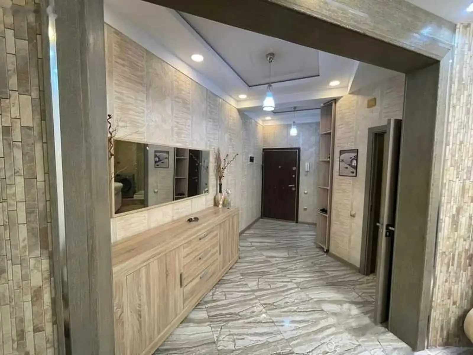 2-комн. квартира, 3 этаж, 70м², Бустон сити