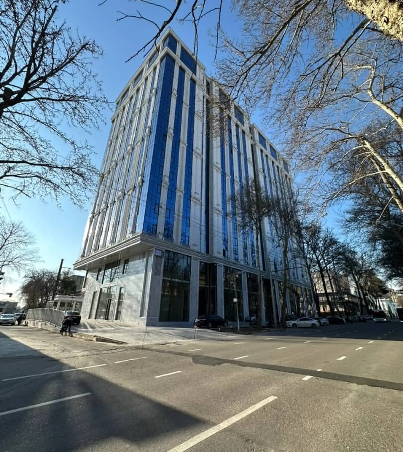 2-комн. квартира, 15 этаж, 75м², Шохмансур Садбарг бари гостиница Точикистон