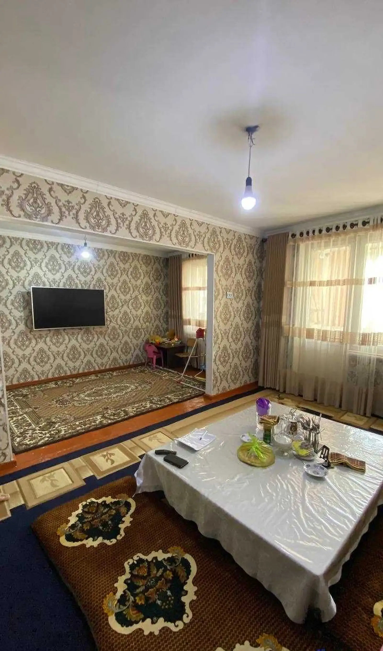 5-комн. квартира, 3 этаж, 100 м², Сино