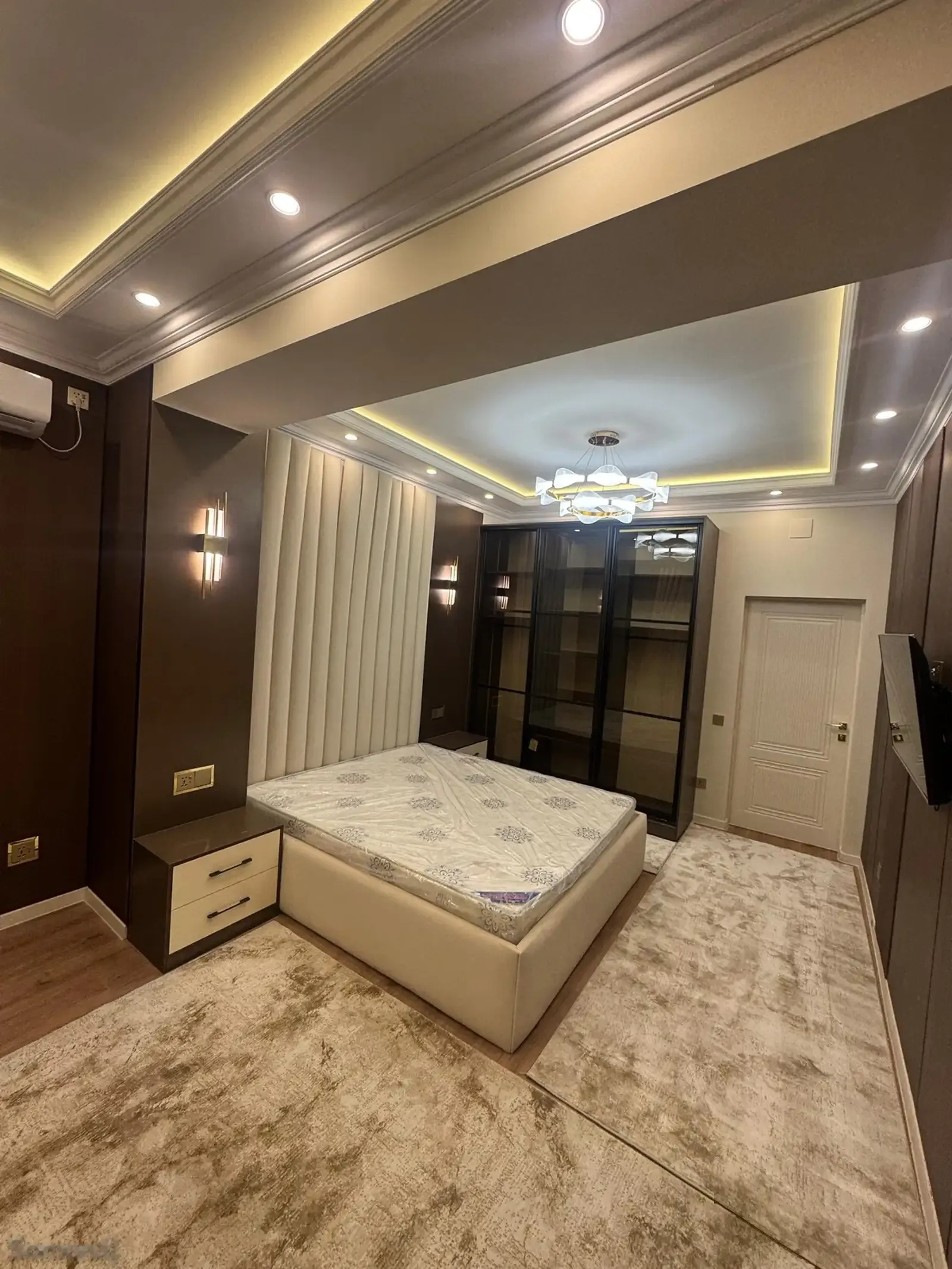 2-комн. квартира, 12 этаж, 92 м², Проспект Айни, напротив Гуля Голд (Дом Махмуда)